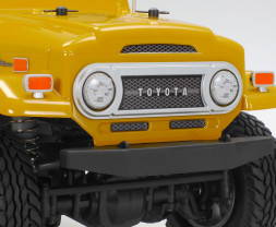 1:10 Toyota LC 40 CC-02 Chassis Yellow Painted (stavebnice)