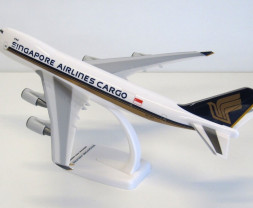 1:250 Boeing 747-412F, Singapore Airlines Cargo (Snap-Fit)