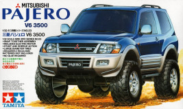 1:32 Mitsubishi Pajero V6 3500 (stavebnica)
