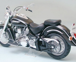 1:12 Yamaha XV1600 Road Star