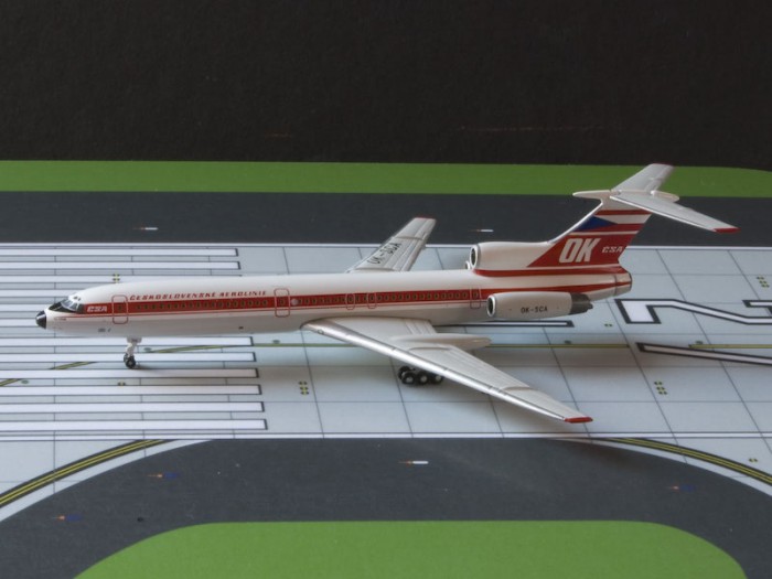 Náhľad produktu - 1:400 Tu-154A ″OK-ČSA″