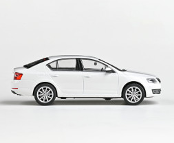 1:43 Škoda Octavia III (2012) – biela Candy