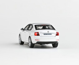1:43 Škoda Octavia III (2012) – biela Candy