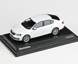 1:43 Škoda Octavia III (2012) – biela Candy