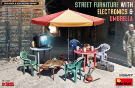 1:35 Street Furniture w/ Electronics & Umbrella