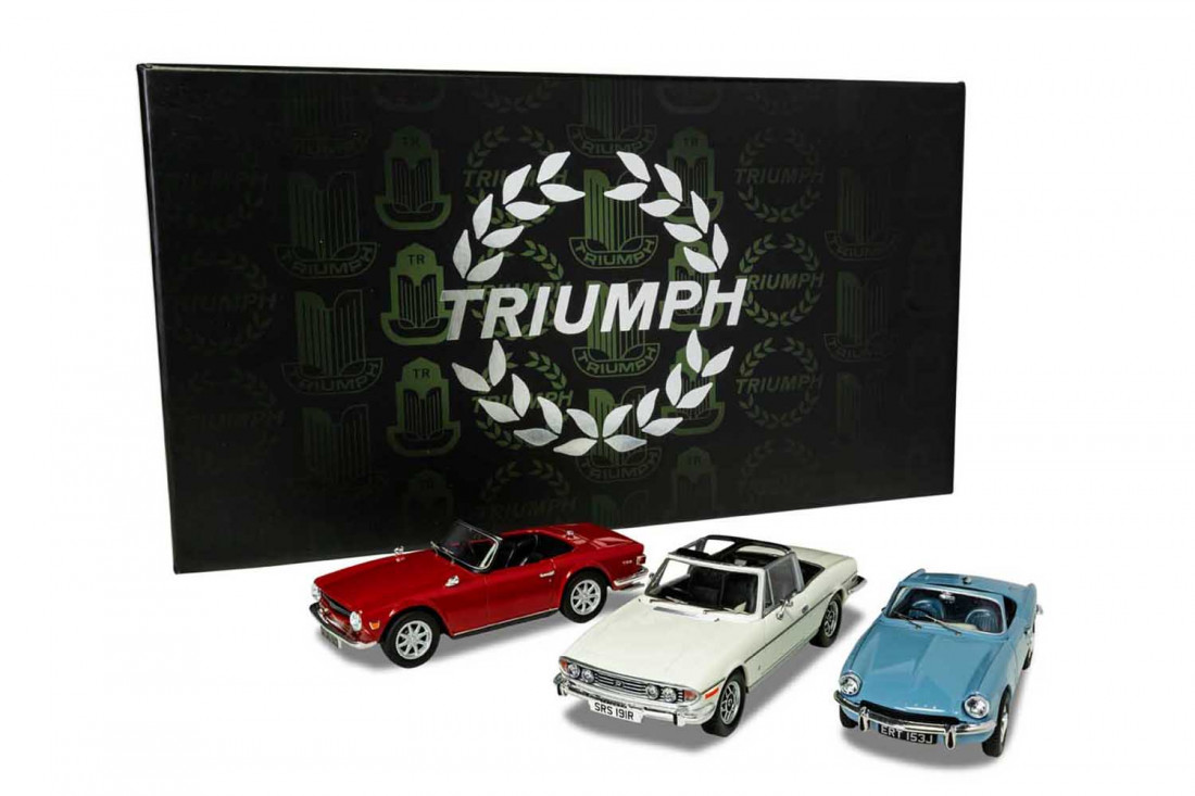 Náhľad produktu - 1:43 Triumph Topless Collection
