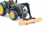 John Deere s čelním nakladačem na klády