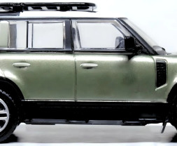 1:76 New Defender 110 Pangea Green