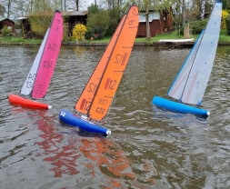 Tango RTR+ rýchlostná plachetnica RG65 (vrátane serv)