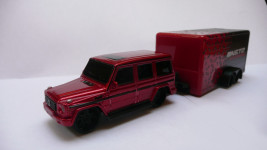1:64 Maisto Design Tow+Go MB G-Class & Car Trailer