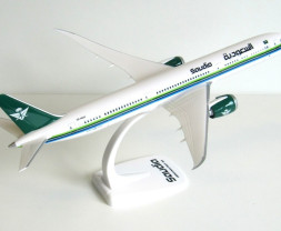 1:200 Boeing 787-10, Saudi Arabian Airlines, 1970s Saudia Retro Colors (Snap-Fit)