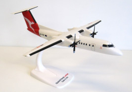 1:100 DHC-8-315Q Dash 8 QantasLink ″2010s″ Colors, Named ″Bundaberg″ (Snap-Fit)