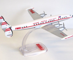 1:125 L-1049G Super Constellation, Trans World Airlines, 1950s Colors (Snap-Fit)