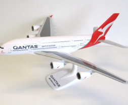 1:200 Airbus A380-842, Qantas Airways, 2008s Colors (Snap-Fit)