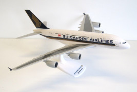 1:200 Airbus A380-841, Singapore Airlines, 2000s Colors (Snap-Fit)