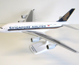 1:200 Airbus A380-841, Singapore Airlines, 2000s Colors (Snap-Fit)
