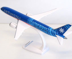 1:200 Boeing B787-9 Air Tahiti Nui ″2000s″ Colors. Named ″Tetiaroa″ (Snap-Fit)