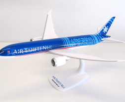 1:200 Boeing B787-9 Air Tahiti Nui ″2000s″ Colors. Named ″Tetiaroa″ (Snap-Fit)