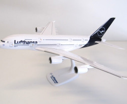 1:200 Airbus A380-841 Lufthansa ″2018s″ colors. Named ″München″ (Snap-Fit)