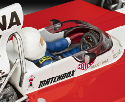 1:32 Surtees TS16/03 (Model Set)