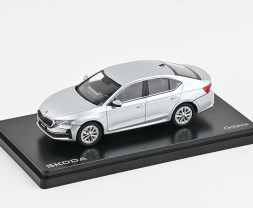 1:43 Škoda Octavia IV (2020) – strieborná Brilliant metalíza