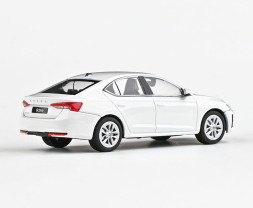 1:43 Škoda Octavia IV (2020) – biela Candy