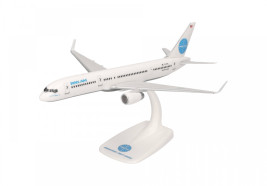 1:200 Boeing B757-23N(WL) Icelandair ″Pan Am″ Colors, Named ″Yankee Clipper II″ (Snap-Fit)