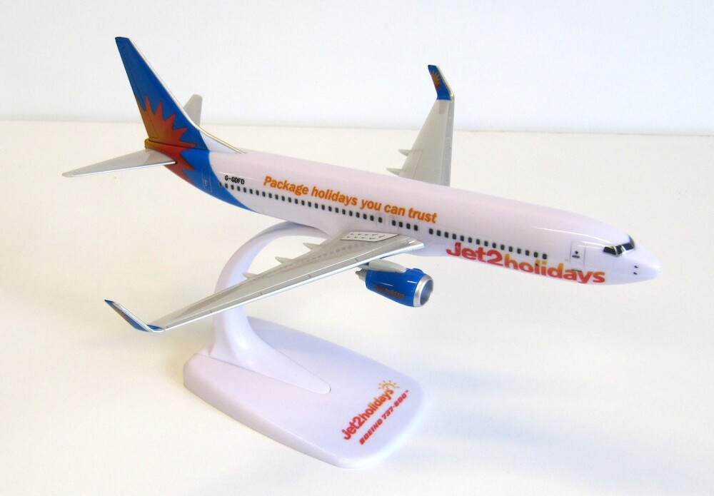 Náhľad produktu - 1:200 Boeing B737-8K5(WL) Jet2 (Snap-Fit)