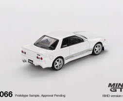 1:64 Nissan Skyline GT-R (R32) VeilSide Combat C-I White