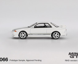 1:64 Nissan Skyline GT-R (R32) VeilSide Combat C-I White
