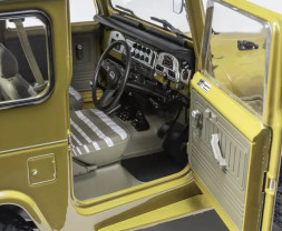 1:18 Toyota Land Cruiser 40 Van (BJ42V) 1980 (Yellow)