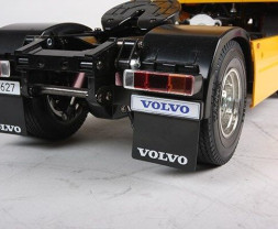 1:14 RC Volvo FH12 Globetrotter 420 4x2 (stavebnica)