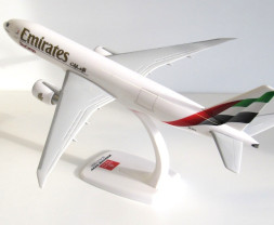 1:200 Boeing B777-F Emirates Sky Cargo (Snap-Fit)