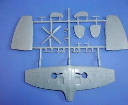 1:72 Supermarine Spitfire Tr.8 (Premium)