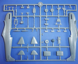 1:72 Supermarine Spitfire Tr.9 „Military Services“