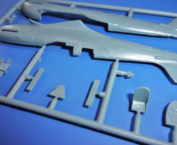 1:72 Supermarine Spitfire Tr.9 „Military Services“