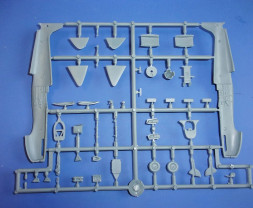 1:72 Supermarine Spitfire Tr.9 „Military Services“