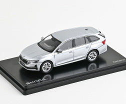 1:43 Škoda Octavia IV FL Combi (2024) - Strieborná Brilliant Metalíza