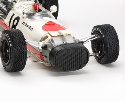 1:12 Honda RA273 with Photo-Etched Parts