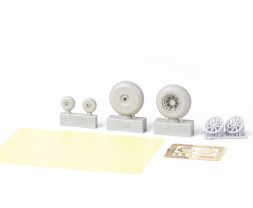 1:48 Curtiss P-40K Warhawk (Royal Class, Dual Combo)