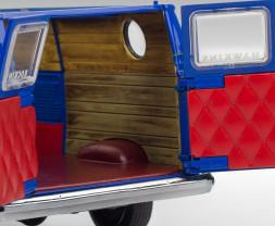 1:25 GMC WSQK Squawk Van (Model Set)