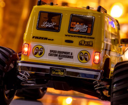 1:10 Mad Van w/ MOONEYES Fazer FZ02L 4WD (Ready Set)