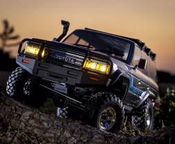 1:10 Kyosho KC10 Toyota Land Cruiser 60 Crawler 4WD T2 (Ready Set)