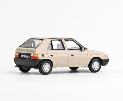 1:43 Škoda Favorit 136L (1988) – béžová