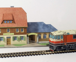 1:100 Pohostinstvo pri Lipe a diaľkový autobus Karosa LC 735 (vystrihovačka)