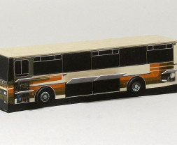 1:100 Pohostinstvo pri Lipe a diaľkový autobus Karosa LC 735 (vystrihovačka)