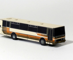 1:100 Pohostinstvo pri Lipe a diaľkový autobus Karosa LC 735 (vystrihovačka)