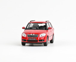 1:43 Škoda Fabia II Combi (2007) – červená Corrida