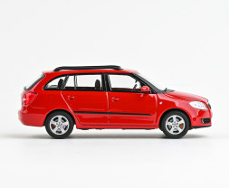 1:43 Škoda Fabia II Combi (2007) – červená Corrida