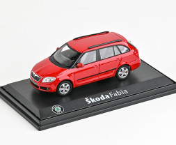 1:43 Škoda Fabia II Combi (2007) – červená Corrida